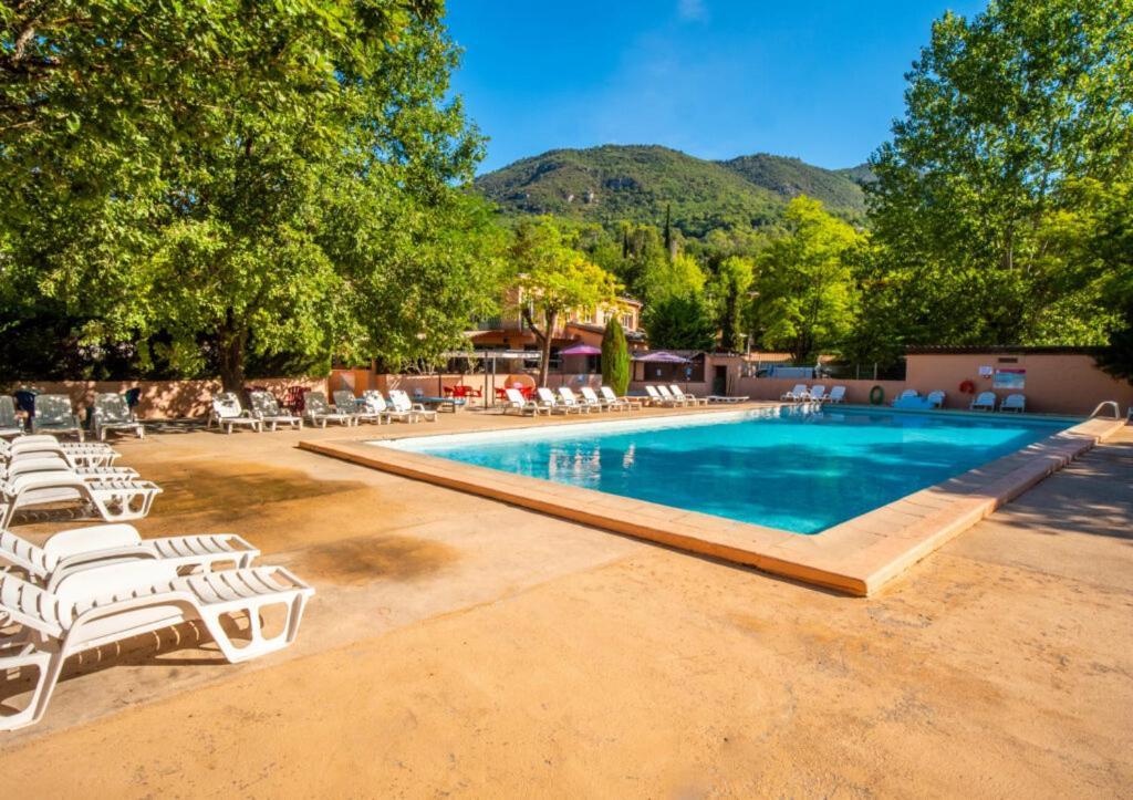 Camping Hotel Les Rives Du Loup Tourrettes-sur-Loup Exterior photo